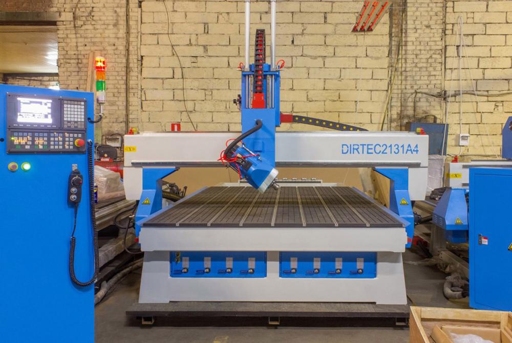 Обрабатывающий центр — DirTec 2131A4 с поворотным шпинделем и автосменой инструмента