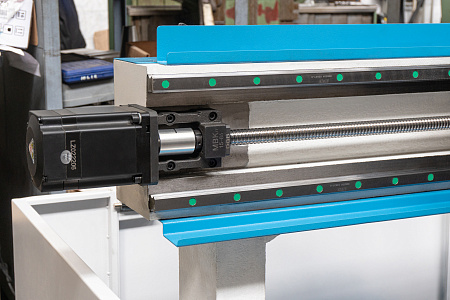 Фрезерный станок с ЧПУ DIRTEC 6060A
