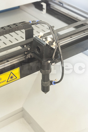 Лазерный станок с ЧПУ DIRTEC 9060