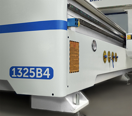 Фрезерный станок с ЧПУ DIRTEC 1325B4 (4 оси)