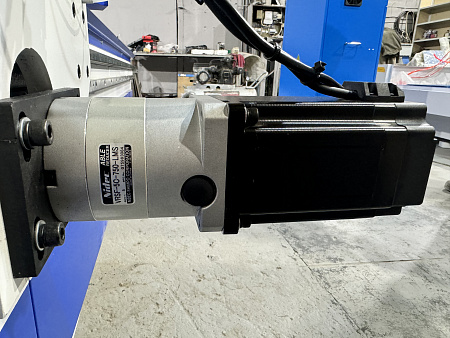 Фрезерный станок с ЧПУ DIRTEC 2131BL (Автосмена)