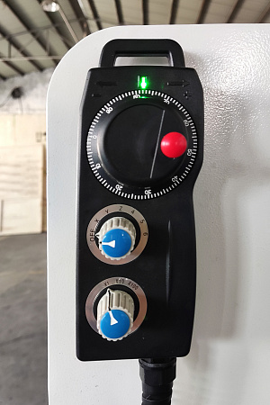 Фрезерный станок с ЧПУ DIRTEC 2131AR (Зонтичная смена инструмента)