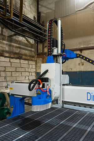 Фрезерный станок с ЧПУ DIRTEC 2131B4L (4 оси, автосмена)