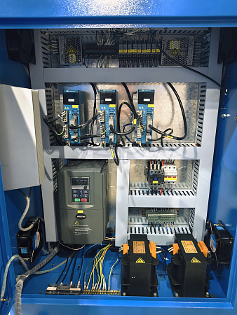 Фрезерный станок с ЧПУ DIRTEC 6060ATC-G (сервогибриды) 