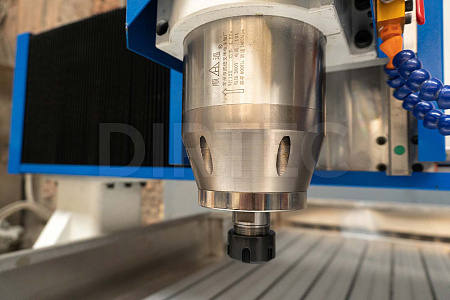 Фрезерный станок с ЧПУ DIRTEC 1215AS