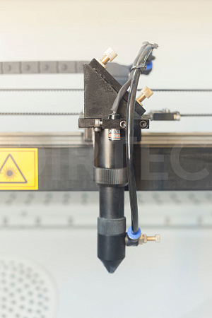 Лазерный станок с ЧПУ DIRTEC 1610DR