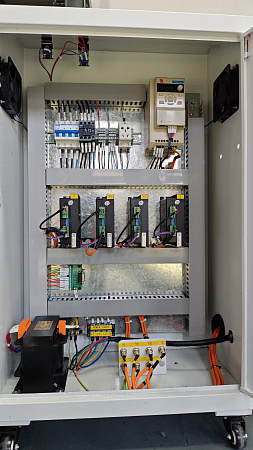 Фрезерный станок с ЧПУ DIRTEC 1325B